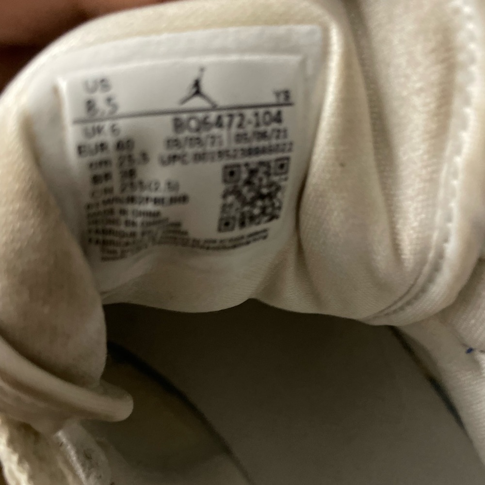 Shoes - Picture 2 of 3